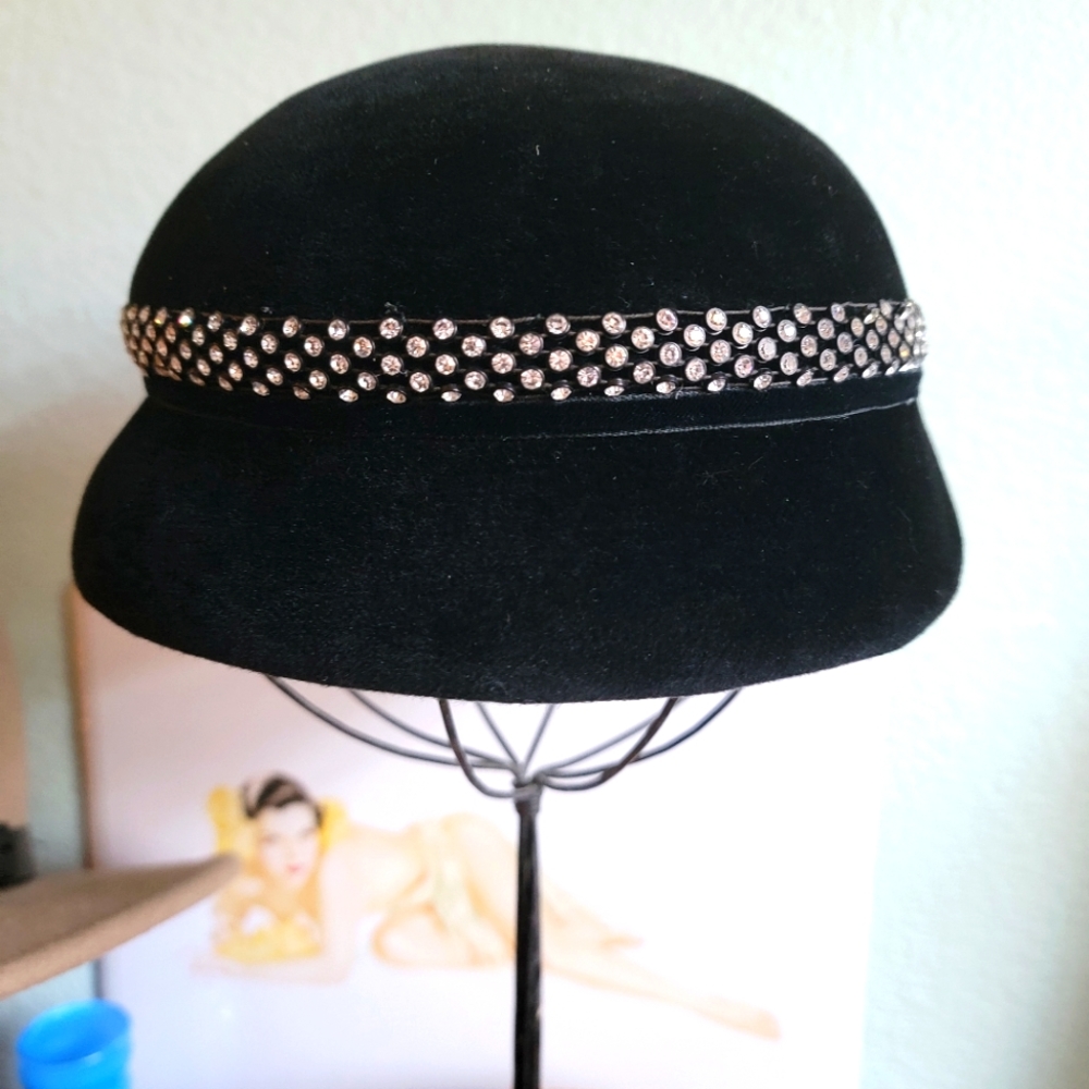 Vintage velvet hat.